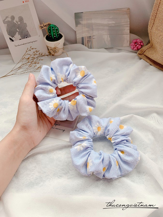 cột tóc Scrunchies Daisy-M1